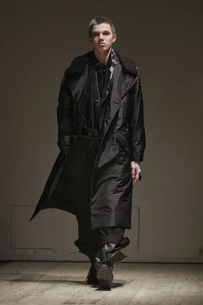 Look 15
